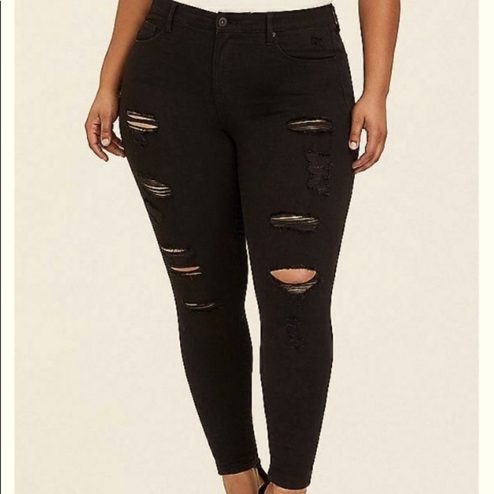 Torrid high rise ripped black stretch skinny Jeans